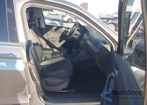 2019 Volkswagen Tiguan 2.0T Se/2.0T Sel/2.0T Sel R-Line/2.0T Sel R-Line Black из США, поврежденный, VIN 3VV2B7AX0KM017003